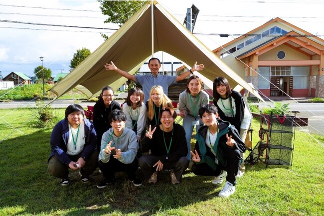 【国際自然環境アウトドア専門学校】今年4月にスタートした研修事業部が、様々な専門分野を網羅する2,300人以上の専門学校生に快適なキャンプ空間で「チーム」と「セルフ」を学ぶ宿泊型研修を提供！