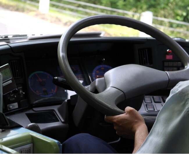 路線バス 8割で今年「減便・廃止」　2024年問題への対応、運転手不足でダイヤ維持困難