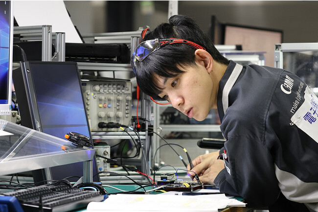 第61回技能五輪全国大会において「電子機器組立て」で菅隼人選手が銀メダルおよび「フライス盤」で吉丸改斗選手が銅メダルを獲得