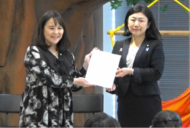 自殺未遂率61.3％、日本初統計データ公開！18歳までに社会的養護に繋がらなかった児童虐待被害者の実態が明らかに！|児童虐待防止推進月間
