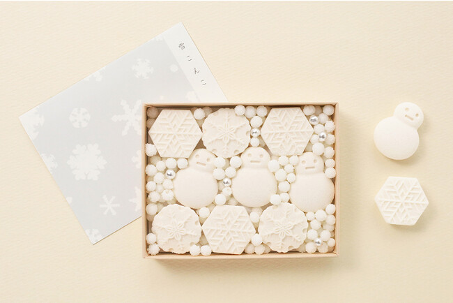 雪だるまのやさしい表情に、ほっこり。創業220年の亀屋良長が “寒さを愛でる” 和菓子を販売。
