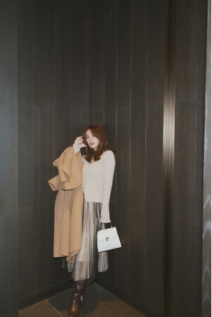 【FRAY I.D(フレイ アイディー)】女優・モデルの泉里香が纏う、ホリデーシーズンにぴったりの最新冬コレクションを公開！＜11月24日(金)12:00＞