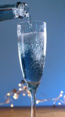 色鮮やかなブルースパークリングワイン 色鮮やかなブルースパークリングワイン