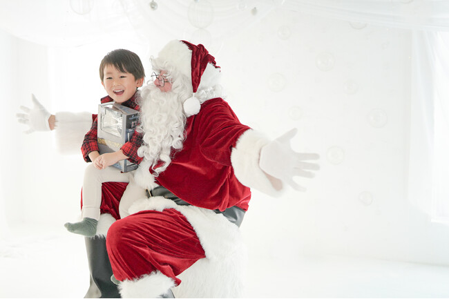 スタジオコフレでサンタさんと写真を撮ろう！12月24、25日にクリスマスイベント開催、抽選120組完全予約制