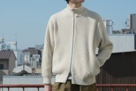 ロフトマンとYonetomi／ヨネトミが企画する両畦編みのドライバーズニット販売開始　～洗って育てるカシミヤニット～