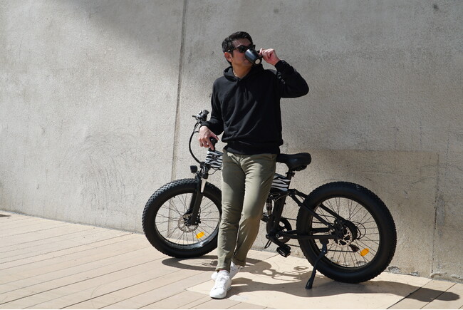 日本発の電動自転車ブランド「MOVE.eBike」が、アウトドアコーヒーギア「Zebrang」と電動自転車のコラボモデルを発売開始。コーヒー×電動自転車で、スタイリッシュに日常を彩る。