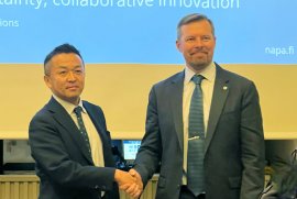 NAPA CEO ミッコ・クオサ（右）とNAPA Japan代表取締役社長 の水谷直樹（左）