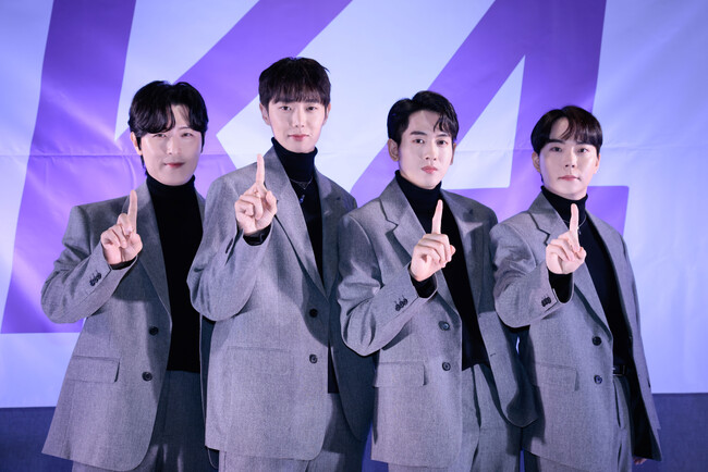 ADULT K-POPグループ・K4スペシャルLIVEオフィシャルライブレポート
