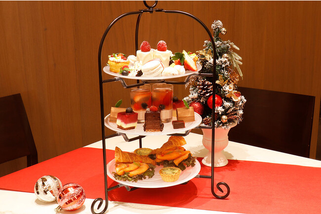 クリスマスをテーマにした期間限定のアフタヌーンティーセットやデセールが、自由が丘の「カフェ ベルアメール」に登場！体温まるランチセットも。