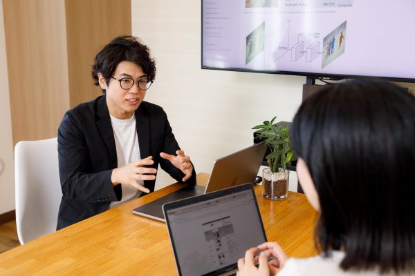 今、会社員がリスキリングしたいスキル1位は「AI・機械学習」