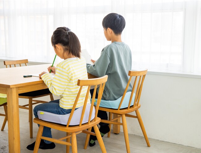 発売から15ヶ月で約7億円販売した 西川の“お尻のまくら”に待望の子ども用「Keeps クッション for kids」が新登場
