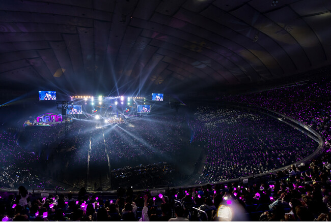 『2023 MAMA AWARDS』東京ドームの光で埋め尽くされた観客8万人&グローバル200余りの地域のK-POP観客が一つになる