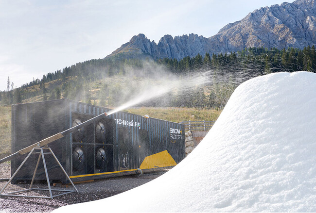 【日本初の人工造雪機】１基導入へ！「人工降雪機」も５基新設「全３５基」で雪造り！今季の冬に向けて地球温暖化対策を整えキャッシュレス化を推進する「グランスノー奥伊吹」は「１２月１６日」(土) オープン！