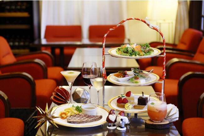 【奈良ホテル】今年のクリスマスはザ・バーでロマンティックなひとときを　イルミネーションを眺めながら楽しむ「クリスマス大人のグルメスタンド」について