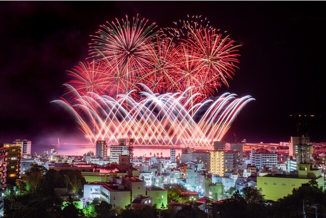 【熱海海上花火大会】12月3日（日）と23日（土）の2回開催、特等席確約の送迎付きプランの販売中！次回開催は2024年2月12日（月振休）・24日（土）
