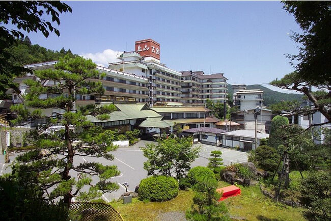 残りわずか！伝統継承と挑戦を続ける旅館、日本の宿古窯から「古窯プレミアムおせち三段重」が販売中。