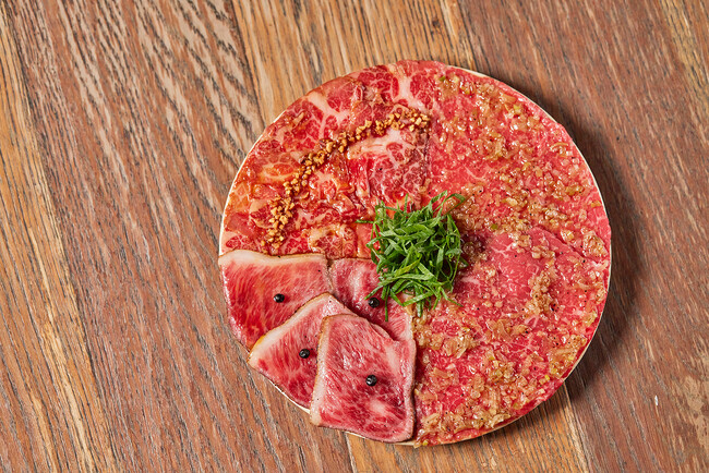 〈焼肉KINTAN10周年記念〉焼肉KINTANの新シグニチャーメニュー“日本一美味しい KINTANトリプルユッケ(TM)”新登場