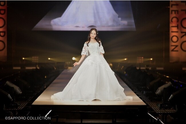 ドレスショップDESTINAの新作ドレスを披露。『ミュゼプラチナム Presents SAPPORO COLLECTION 2023 AUTUMN/WINTER』