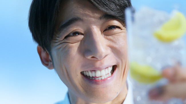 「氷結(R)無糖」をこよなく愛する高橋一生さんの本音に迫る“大好きな理由”は甘くないところ、食事に合うところ、でも結局一番は…新TVCM 『氷結(R)無糖 好きだ篇』公開12月2日（土）より全国で放映開始