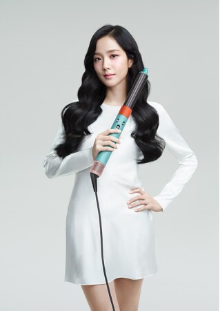 BLACKPINKのJISOO、ダイソン アンバサダーに就任