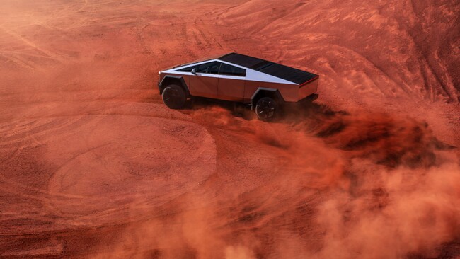 Tesla初の電動ピックアップトラックCybetruck（サイバートラック）の納車を開始