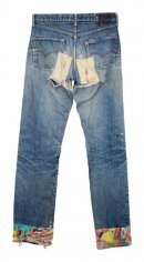 カート・コバーン着用のリーバイスジーンズ(バック) (C)ジュリアンズオークション カート・コバーン着用のリーバイスジーンズ(バック) (C)ジュリアンズオークション