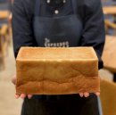 純生食パン 100 One Hundred (ワンハンドレッド) 純生食パン 100 One Hundred (ワンハンドレッド)