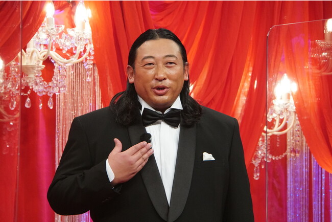 YouTubeの総再生は2500万回超え！ロバートの“元ストーカー“　メモ少年が手がける ロバート秋山が歌い続ける音楽特番の続編『秋山歌謡祭2024』 制作決定！