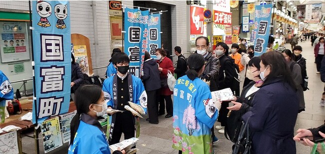12月12日限定！堺市で宮崎の中学生が修学旅行中に切干大根を無償配布！