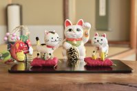 ヤマハ発動機の手芸作品、今回のモチーフはニャイケン。開運(※)が期待できるかもしれない「招きニャイケン」を飾って新年を迎えよう!!
