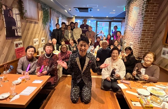 走裕介、デビュー15周年走裕介がファンと50歳バースデーイベントを開催