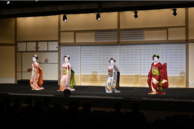 【舞台写真・ダイジェスト映像】限定5日間のプレミアム上演！日本発の光り輝く3種の豪華舞踊ステージが楽しめる完全新作「ZIPANGU 光が彩る演舞祭」初日開幕！