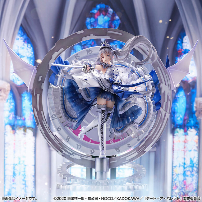 アニメ『デート・ア・バレット』より、サファイアをあしらった華やかなドレスを身に纏う「白の女王」がフィギュアで登場。
