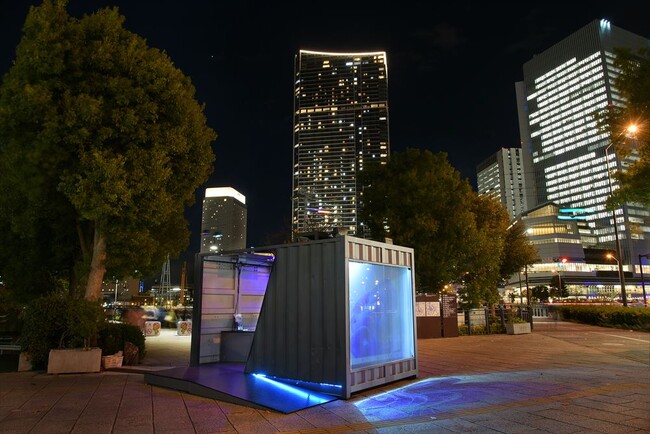 「夜にあらわれる光の横浜〈ヨルノヨ2023〉」開催中！“動くガンダム”も参加するスペクタクルショーのビューポイント「Yコンテナ」や、「ひかるふうせん」プレゼントなどの企画をご紹介！