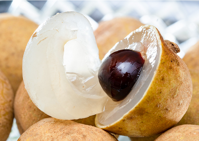 辰年を迎える年越しに縁起物フルーツ「龍眼」をお取り寄せ。年末の入荷分500キロを特別にチャーターしました。