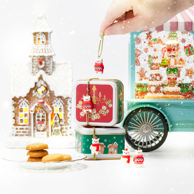 『クリスマス限定 サンタパンダ』や、クリスマス限定『しろくまチャーム付き シャンデリアくま缶』を銀座三越にて限定発売