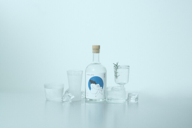 クラフトジンブランド『HOLON』から冬のシーズナルボトル「蜜柑のジン」が登場