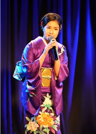 出光仁美が東京・中目黒トライで今年最後のライブ。ＮＨＫの番組でエジプトに１カ月滞在した報告＆新曲披露