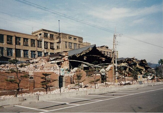 阪神大震災を乗り越え、30年にむけて大規模改修　あの煉瓦造りの建物をふたたび「サザンモール六甲B612」は、生まれ変わります