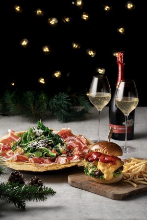 ＜J.S. BURGERS CAFE 新宿店限定＞クリスマスディナーを大切な人と過ごす、豪華な「ウィッシュフルクリスマスコース」を12月18日（月）より新発売