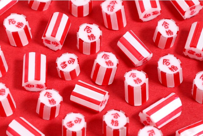 頑張る受験生の合格を願って、ご祈祷を受けた合格祈願キャンディ　PAPABUBBLEの「合格飴」　12月15日より全国及び公式サイトにて発売