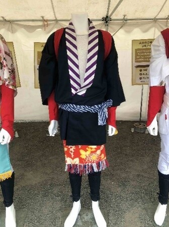 ユネスコ無形文化遺産「山北のお峰入り」の衣装レプリカを県庁新庁舎１階に展示します！