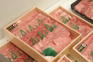 料理家の和田 明日香さん考案の宮崎牛特別レシピ「宮崎のうま味ぎゅうぎゅうすき煮」で楽しむ特別なホリデーとおいしさ日本一「宮崎牛」数量限定特別販売