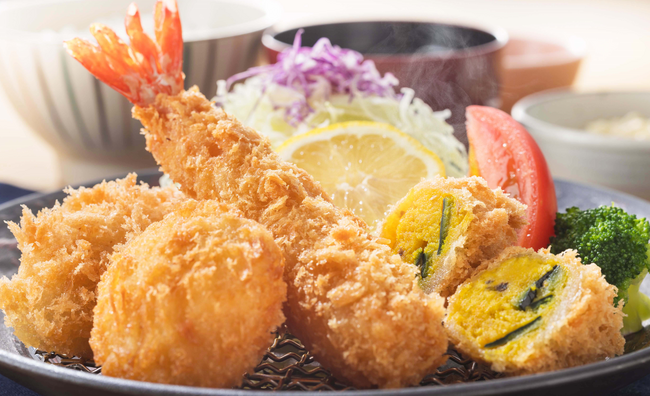 １月８日は「大戸屋・定食の日」。素材にこだわった「贅沢ミックスフライ定食」を限定３万食で販売！アプリクーポンで３９０円引き。