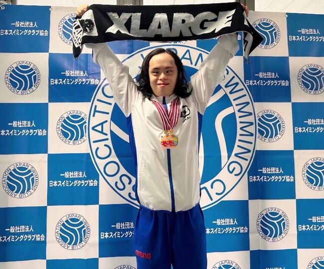 村井海人選手（パラ水泳・背泳ぎ）が第13回JSCA全国知的障害者水泳競技大会に出場し、背泳ぎ25m・100mにて優勝