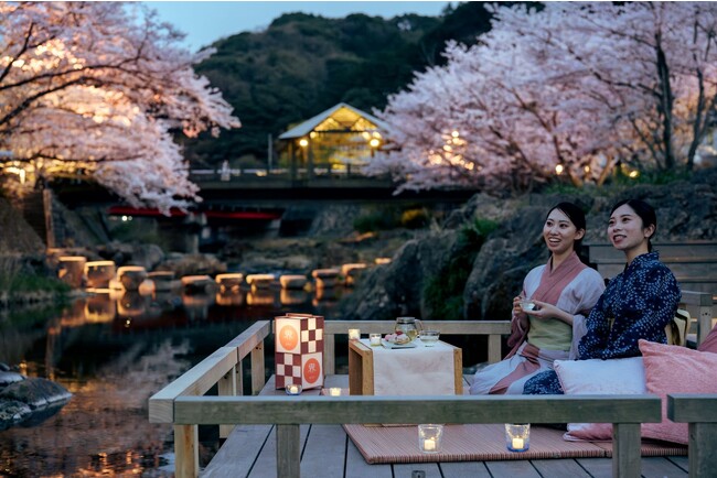 【界 長門】川床テラスで贅沢なひとときを堪能「夜桜川床花見」開催｜期間：2024年3月26日～4月5日