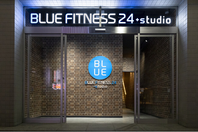 24時間ジムとパーソナルジムが融合した次世代型ハイブリッドジム「BLUE FITNESS24」がスタジオを併設した新ブランド「BLUE FITNESS24+studio」を清澄白河・森下エリアに初出店