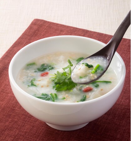 1月7日は七草の日 旨みたっぷりの”本格七草がゆ”は驚きの162kcal 粥餐庁「ほっくり大根と七草のおかゆ」を1月6日（土）から3日間限定販売