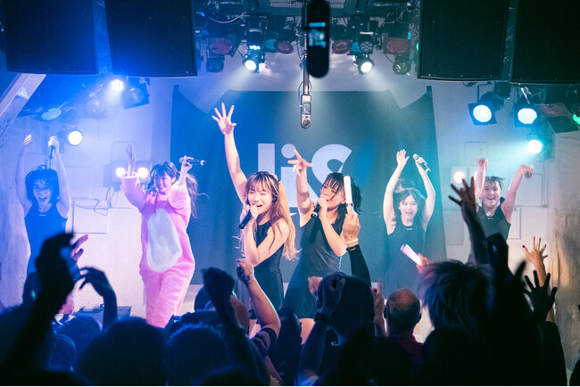 LiVSの伝説的同曲13連発ライブパフォーマンスを完全収録！　好きな視点から自在に見られる多視点VR映像体験『POV』で配信開始
