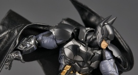 大ヒットゲーム『バットマン：アーカム・ナイト』版のバットマンがアクションフィギュアに！